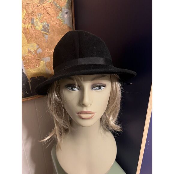 VINTAGE BURBERRY’S ENGLAND 100% RABBIT FELT BLACK DERBY CLOCHE WOMENS HAT Med - Picture 1 of 8